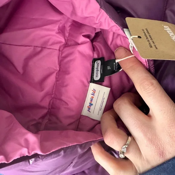 -not4 Sale ! NEW🎀Patagonia Hi-loft jacket toddler size 3T gorgeous purple